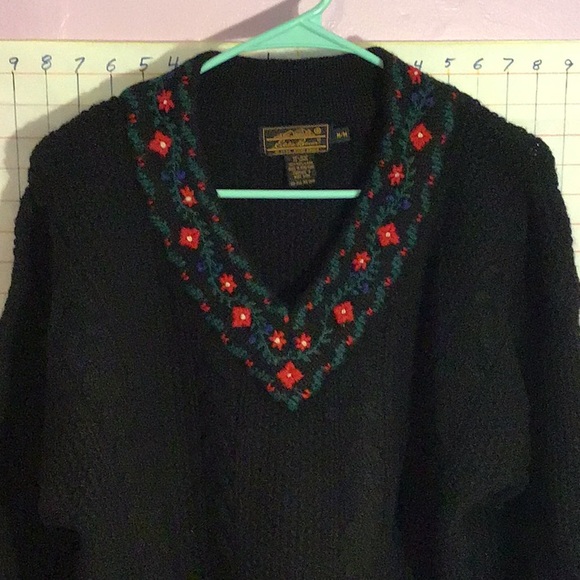 EDDIE BAUER women’s heavy wool sweater, VNeck, M/M black - Picture 4 of 11